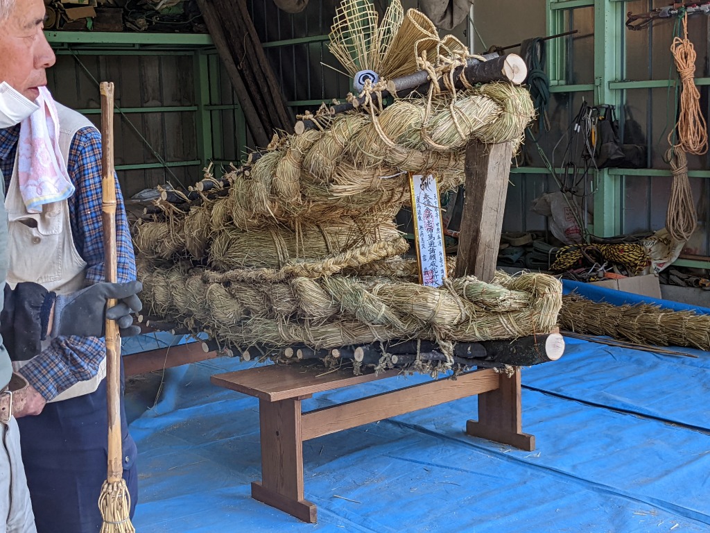 蛇づくり 頭部の様子