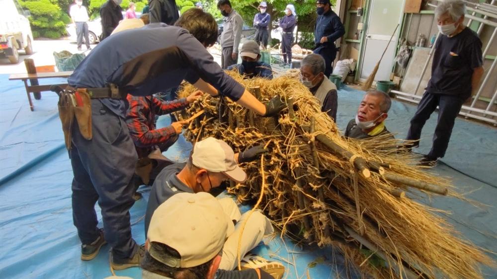 頭部を編む・制作風景
