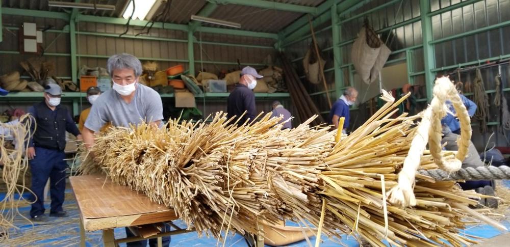 胴を三つ編み・制作風景